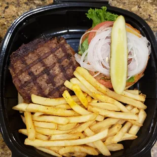 Rounders Burger, no cheese, with fries