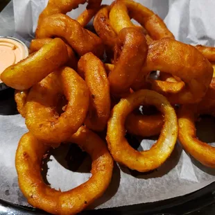 Onion rings as a starter during happy hour... yes please!