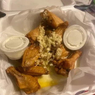 So I'd assume when ordering wings they would actually have enough of the toppings for more than 3 to 4 wings. Very disappointed