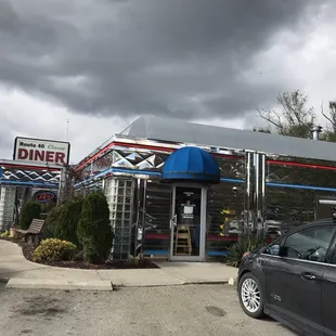 the exterior of the diner