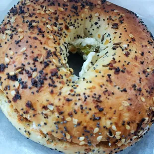 Everything bagel w/green chile spread