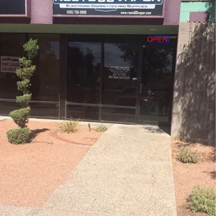 Entrance to Rt 66 Vapor.