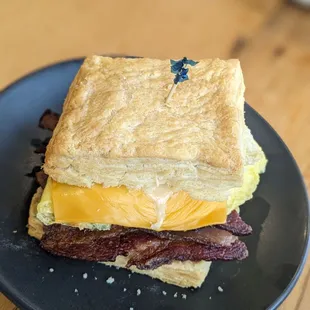 Biscuit sandwich with bacon