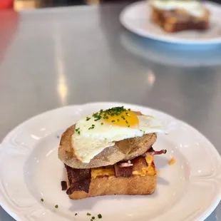 Fried green tomato tartine