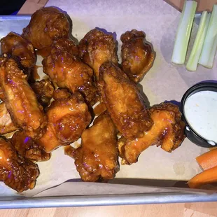 12 wings honey hot