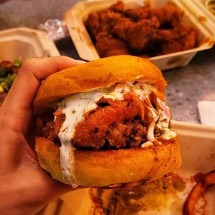 @eatingsfrom - big rowdy chicken sandwich