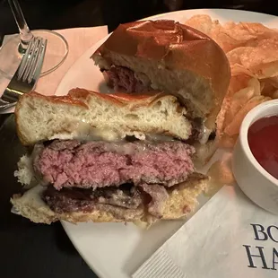 Wagyu steak burger (rare)