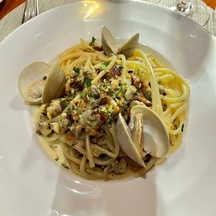 Cockles and Bucatini