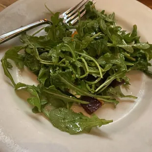 Salad with beets and goat cheese
