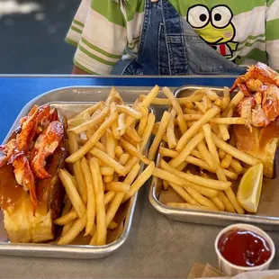 Connecticut Lobster Roll &amp; Fries