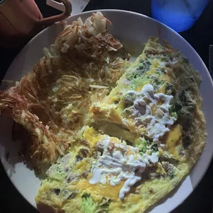 Omelet with hashbrowns