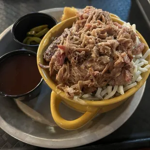 Mac and cheese with pulled pork