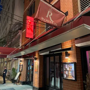 the outside of the restaurant