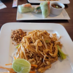 Chicken pad thai