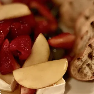 Warm Brie &amp; Fruut