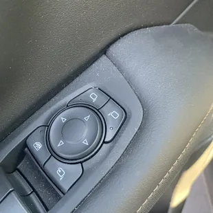 Dust all over the buttons and dust that has oil in it!