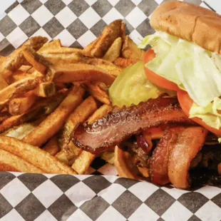 Bacon Cheeseburger &amp; Cut Seasoned Fries