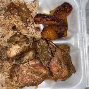 Brown stew chicken platter