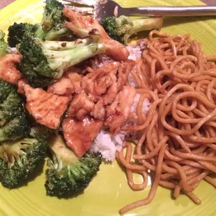 Chicken &amp; Broccoli and Lo Mein Noodles
