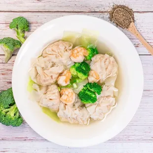 Wonton Soup: Chicken wonton with a refreshing soup