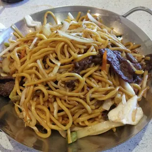 Beef lo mein