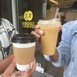 Iced Pumpkin patch latte and hot Chai with oat milk