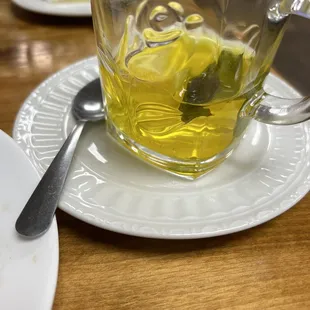 Saffron tea with lemon and mint