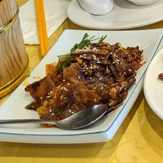A04. Beef and Tendon in Chili Sauce
