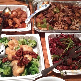 C07. Special Xinjiang Style Chicken with Noodles