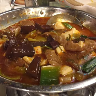 F2. Szechuan Stewed Pork Intestine