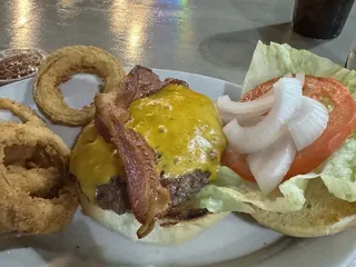 Double Hill Bar & Grill