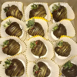 Dark chocolate straberries
