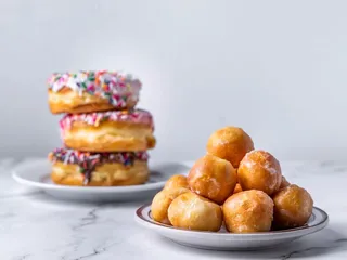 Royal Donut Cafe