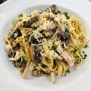 Chicken and Mushroom Fettucine Pasta
Special 5/5 - 5/10