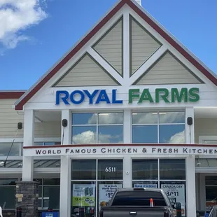 New Royal Farms in Grandy!