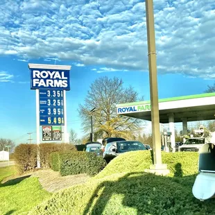 Royal Farms storefront