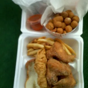 food, bbq wings, fried chicken wings, chicken wings and fried chicken, poultry, chicken wings, chicken, bbq chicken, fried chicken