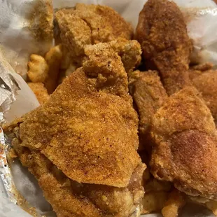 chicken wings and fried chicken, food