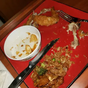 The little bowl had steamed dumplings, they were ok, just OK. The beef and broccoli were too greasy and it started to separate on the plate.