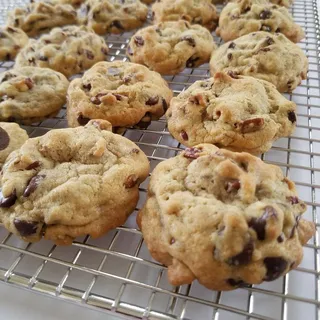 Chocolate Chip Cookie