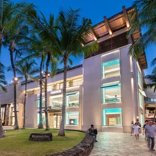 Royal Hawaiian Center