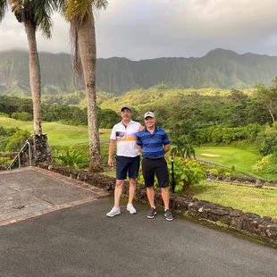 Overlooking golf course!