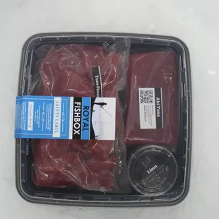 Theme: Yellowfin Tuna in Saku Block and Pieces