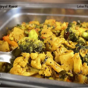 Lunch buffet - Overall okay; disappointed in the bit &amp; scraps they  called Chicken Tikka Masala. It should've been pulled from the buffet.