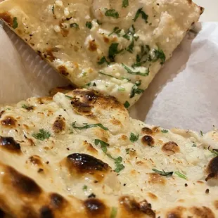 Delish Garlicky Naan