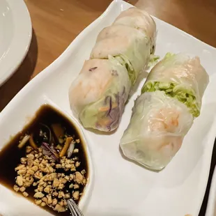 Shrimp spring rolls w/peanut sauce.