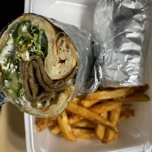 Lamb Gyro w/fries