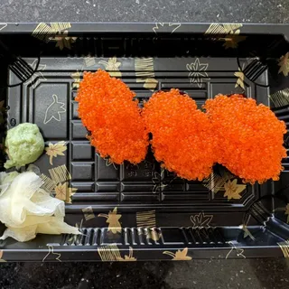 tobiko nigiri (3pc)