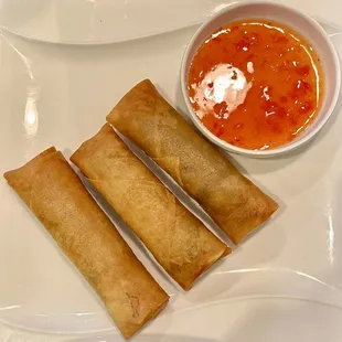 Pork spring rolls with sauce