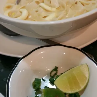 SP3. Royal Myanmar Noodle Soup